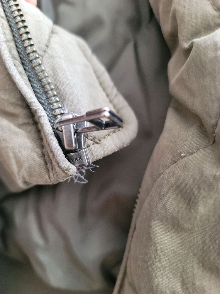 리바이스 퀄팅 카키 자켓 중간두께 S95정사이즈 상태굿--3