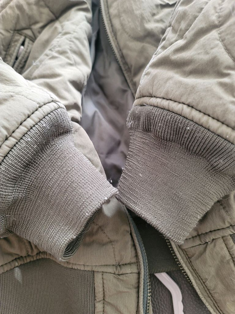 리바이스 퀄팅 카키 자켓 중간두께 S95정사이즈 상태굿--4