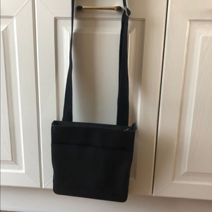 (정품)라코스테 남성 클레식 사첼백/크로스백 블랙