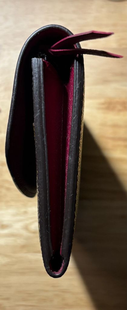 루이비통 에밀리 장지갑--2