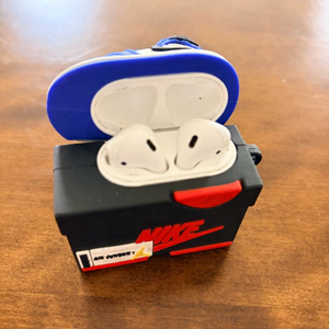 애플 에어팟2세대 무선충전 및 나이키 게이스