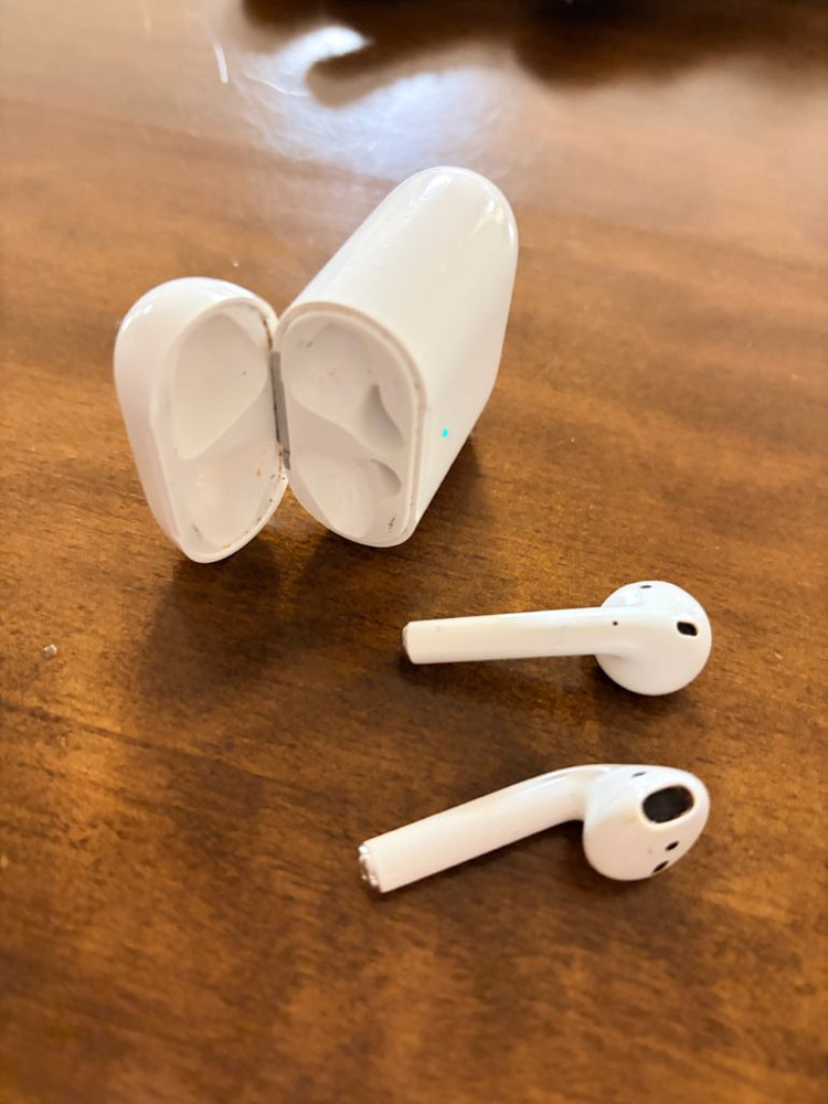 애플 에어팟2세대 무선충전 및 나이키 게이스--2