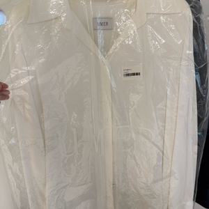 유메르 포이블라우스미착용 새상품 아이보리