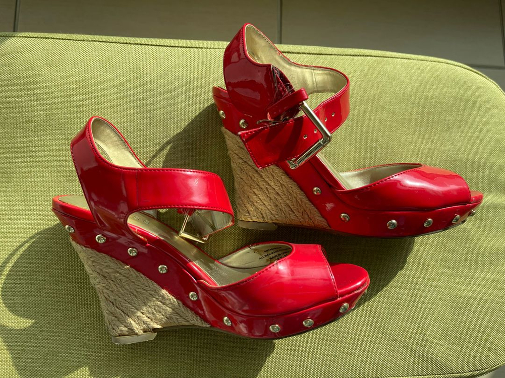 Guess 게스 레드 웨지힐 샌들 230--0