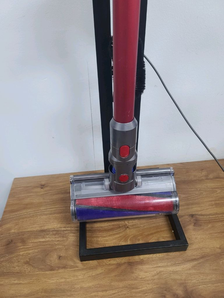 다이슨 V8 앱솔루트 무선청소기(거의 A급,삼성배터리교체>43분 연속작동,별도거치대 포함,전체해체 청소완)--3