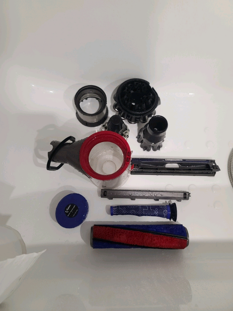 다이슨 V8 앱솔루트 무선청소기(거의 A급,삼성배터리교체>43분 연속작동,별도거치대 포함,전체해체 청소완)--6