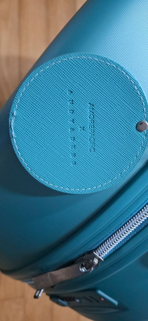 아모레퍼시픽20인치 기내용 캐리어--1