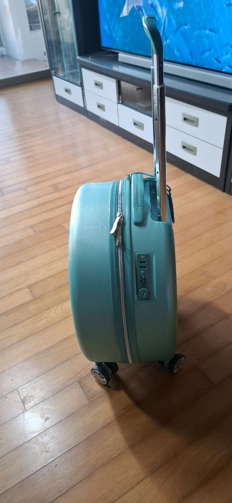 아모레퍼시픽20인치 기내용 캐리어--2