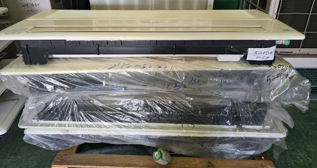 삼성 1웨이 창문형 냉난방기 실외기1대, 실내기4대 이미지