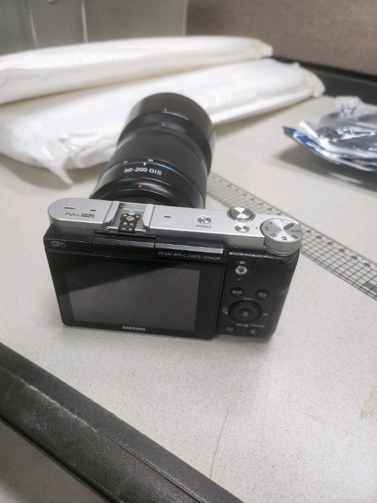 nx3000 미러리스 카메라 + 50-200mm 렌즈 세트 이미지