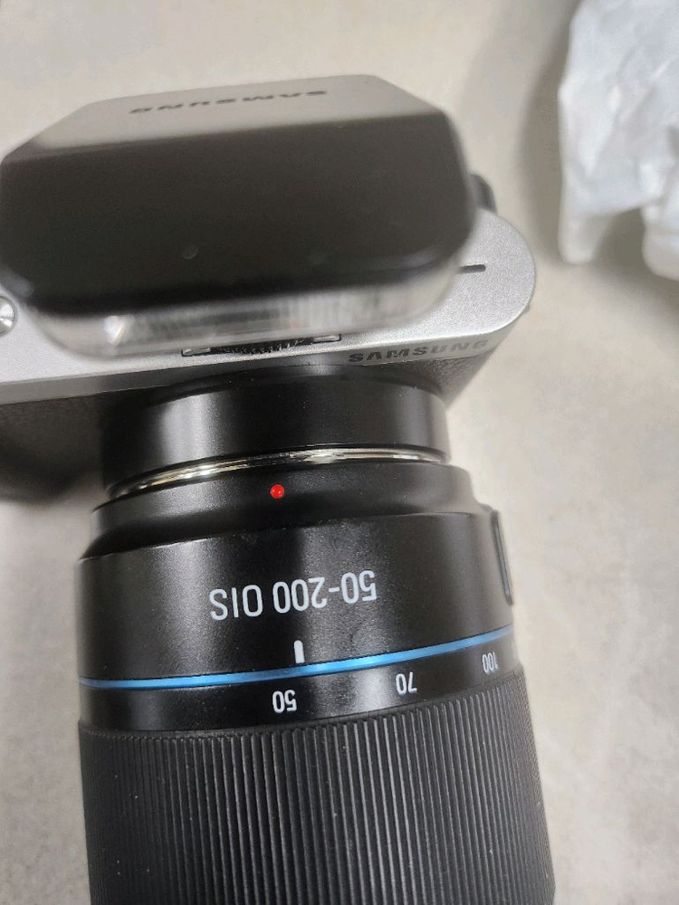 nx3000 미러리스 카메라 + 50-200mm 렌즈 세트 이미지