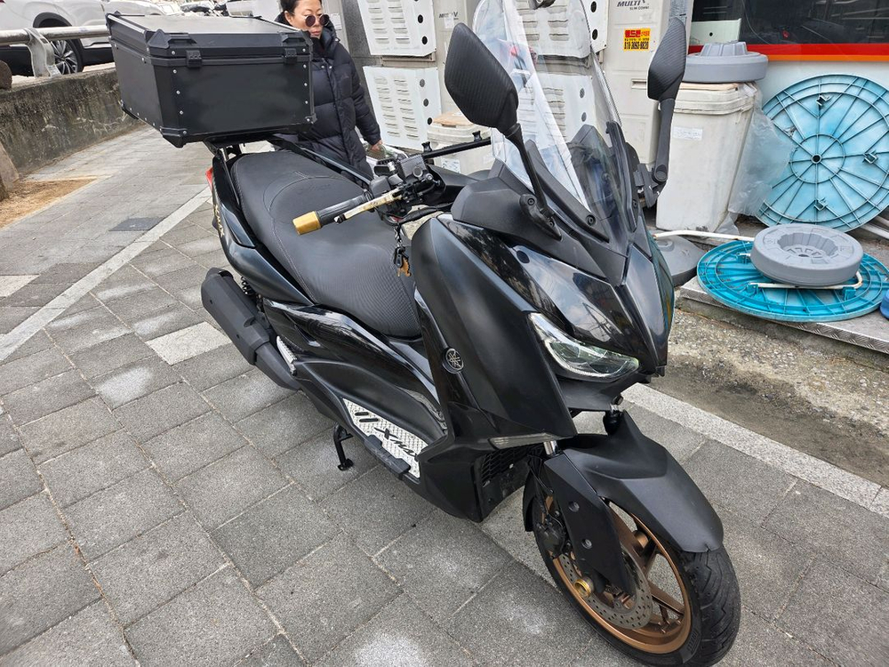 22년식 2채널 블랙박스 엑스맥스300 팝니다--1