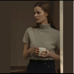 틸아이디아 라쿤 하프 터틀넥 니트 라이트 그레이