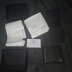 (완전특가) 정품 프라다 사피아노 반지갑 블랙 판매 합니다!!