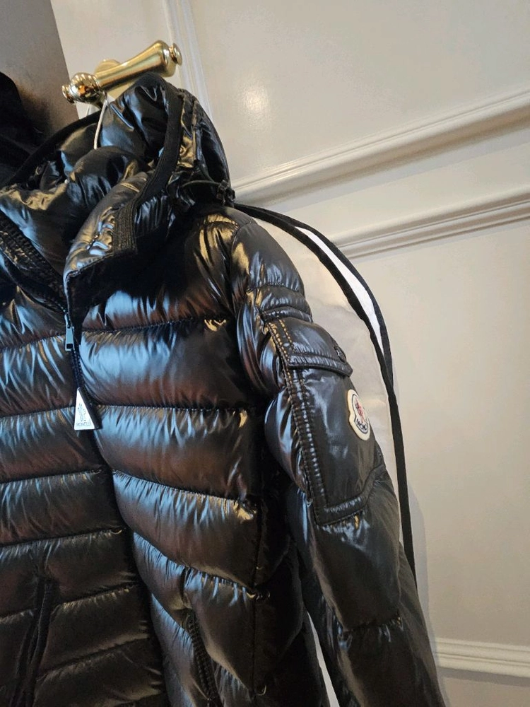 몽클레어 숏 바디패딩 이미지