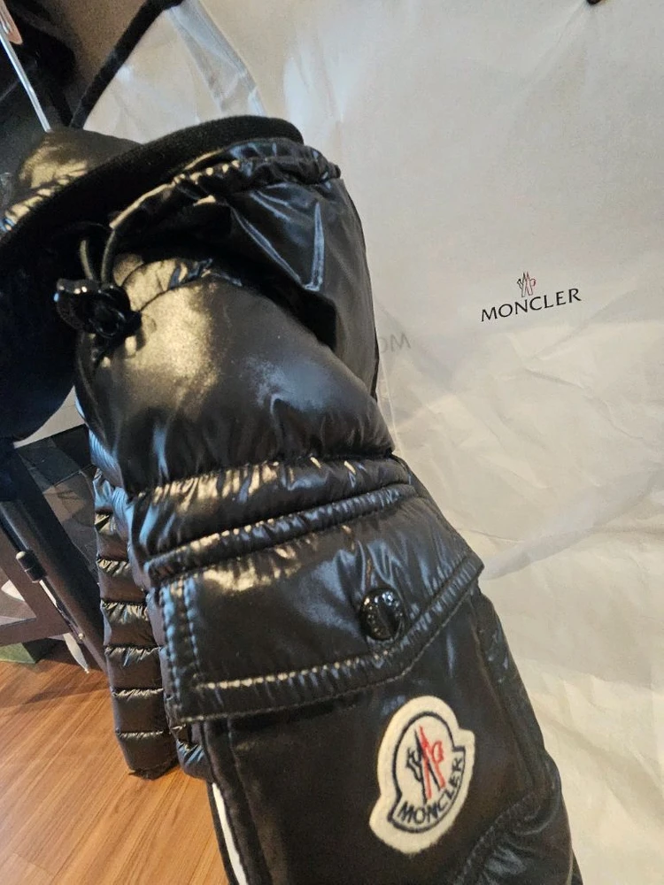 몽클레어 숏 바디패딩 이미지