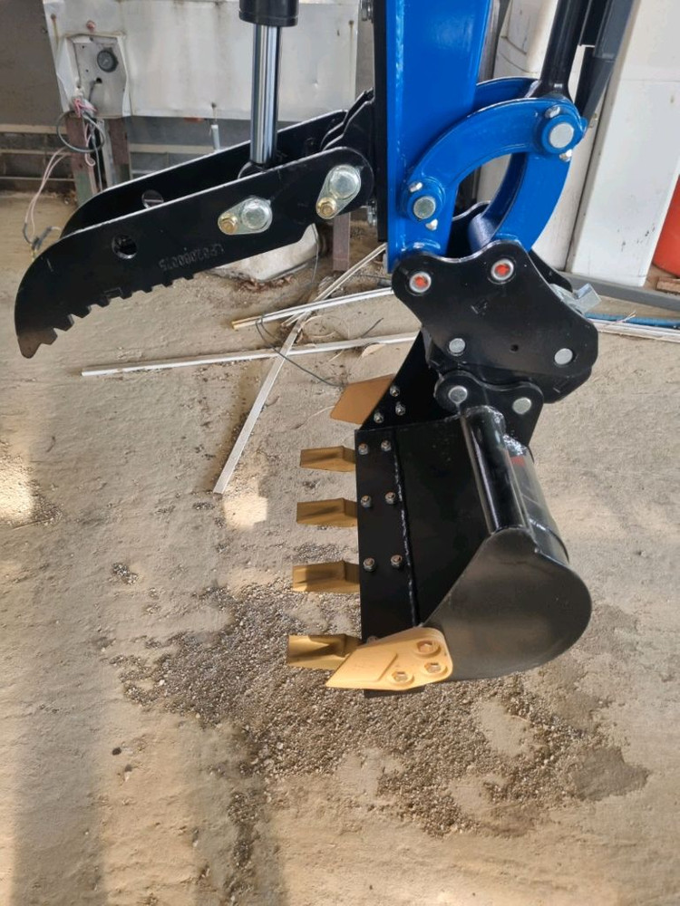 1톤 포크레인 굴삭기 010 팝니다 집게장착--3