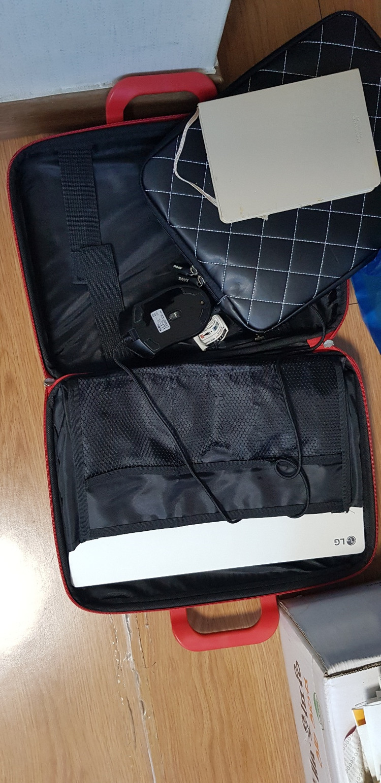 삼성, 엘지, 레노버 , 빨간색 노트북 가방 15.6인치--9