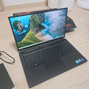 기가바이트 어로스17 게이밍 노트북 (i7-12700h , 3070ti)