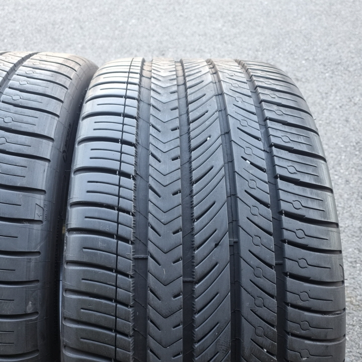 275 30 20 미쉐린 ps 올시즌4 중고 타이어 2짝 판매합니다 이미지