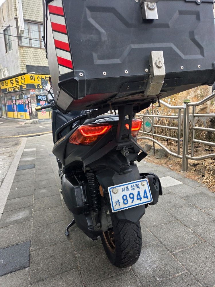 22년식 2채널 블랙박스 풀옵션 엑스맥스300 팝니다--9