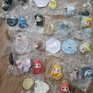 디즈니 피규어 모음 이미지