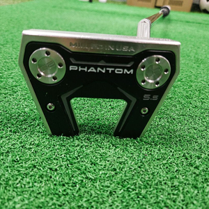 스카티 카메론 24년형 팬텀 5.5 33인치 퍼터 판매합니다.