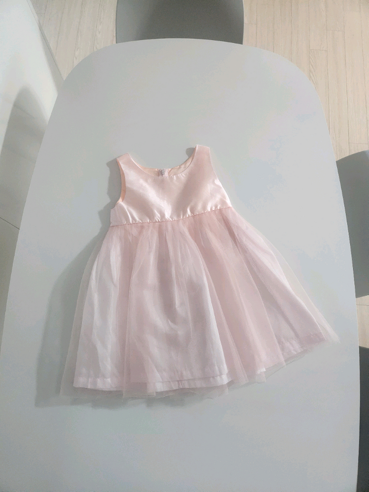 예쁜 자수 저고리와 핑크색 원피스 스타일 한복 치마가 조화롭게 예쁜 한복 4호 1번 착용 이미지