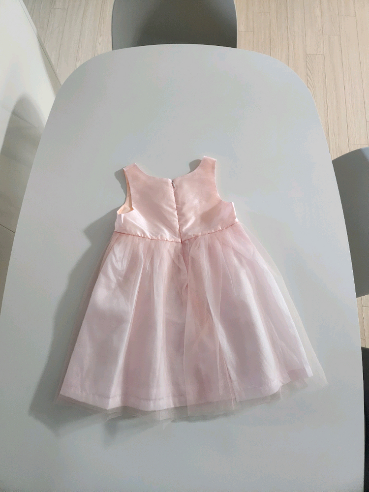 예쁜 자수 저고리와 핑크색 원피스 스타일 한복 치마가 조화롭게 예쁜 한복 4호 1번 착용 이미지