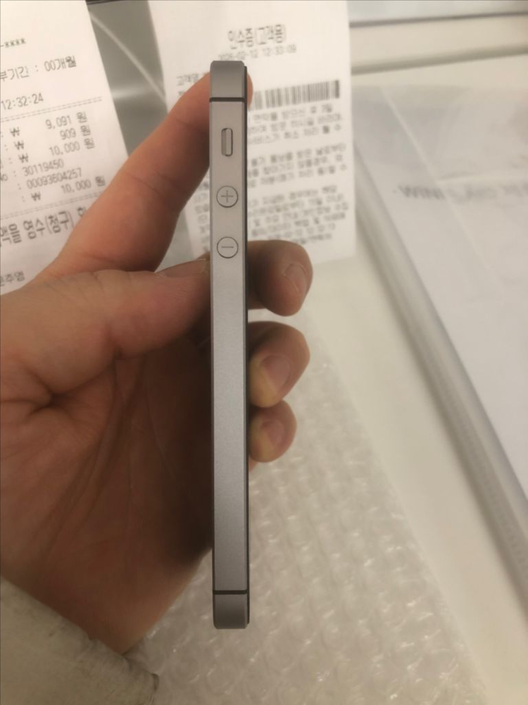 26.2.12순정정품SS급아이폰se1스페이스그레이128기가배터리100퍼 이미지