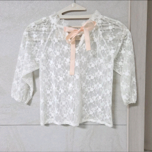 아림클로젯 자수 레이스 블라우스