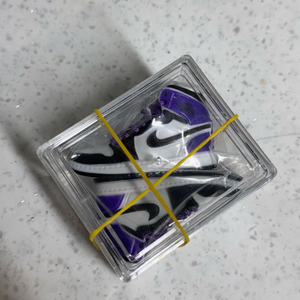 나이키 조던 코트퍼플 피규어