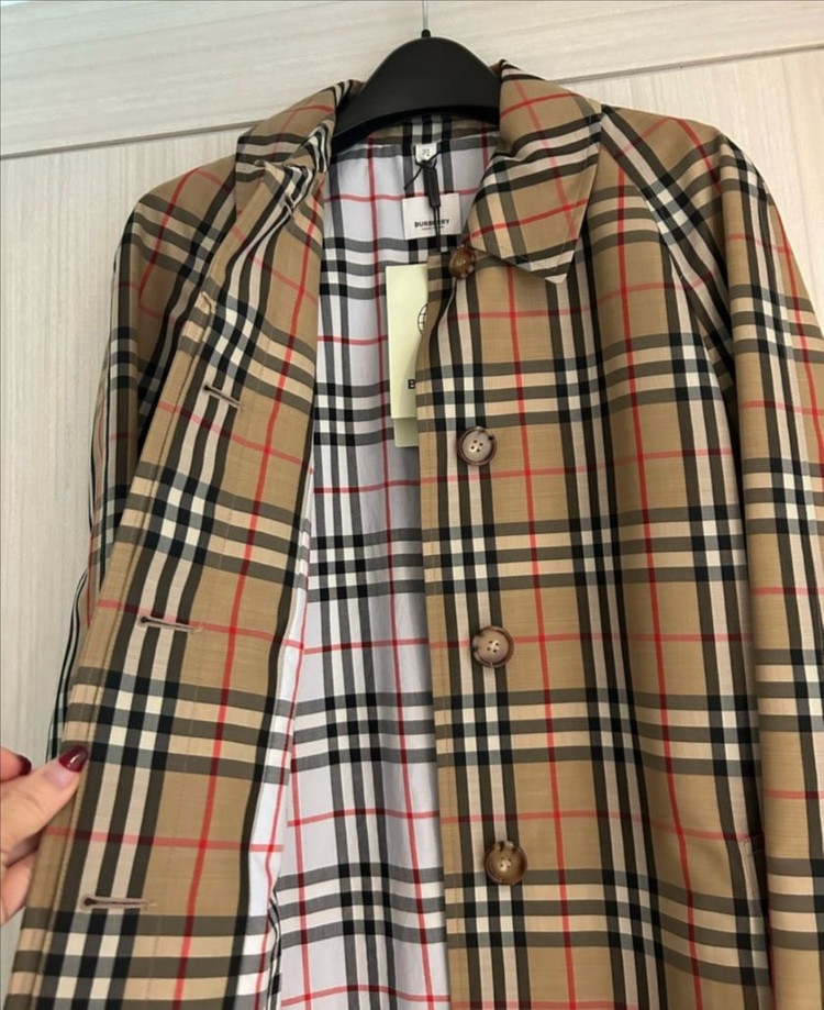 버버리 체크 트렌치 코트--1