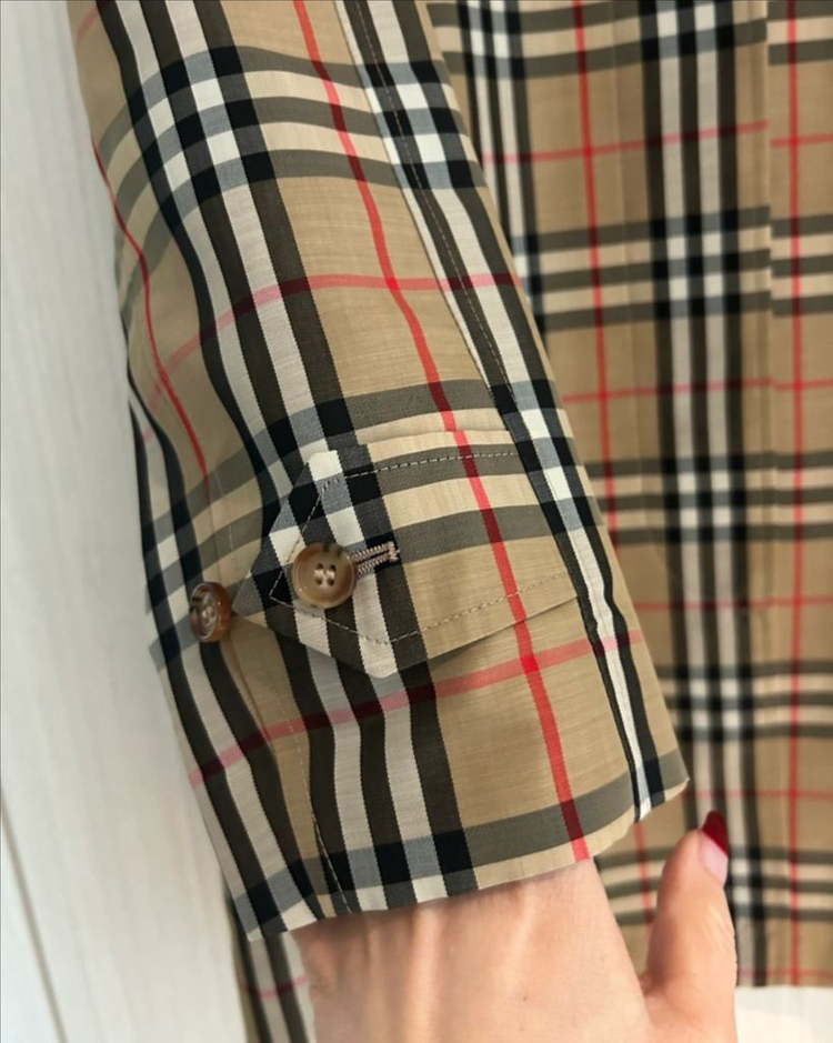 버버리 체크 트렌치 코트--2