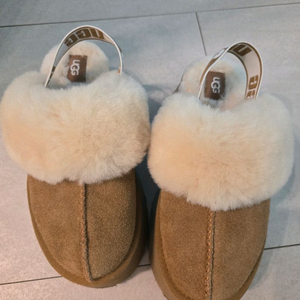 UGG 어그 펀케트 슬리퍼 5사이즈