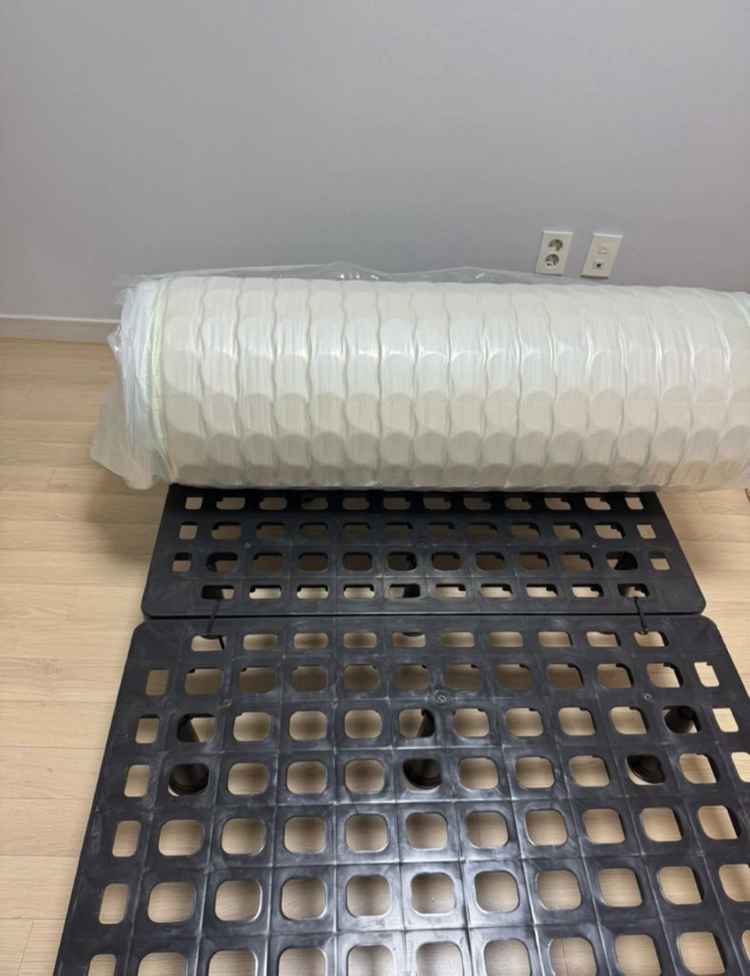 22일 까지 가격제안/지누스 침대 매트리스& 깔판 이미지