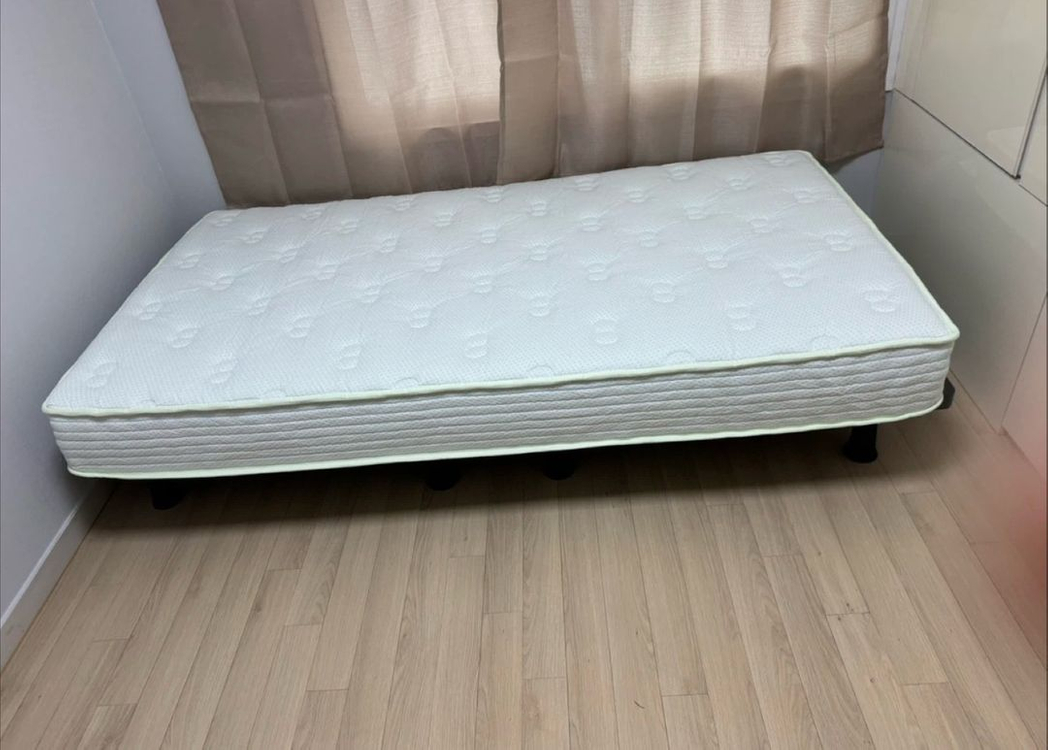 22일 까지 가격제안/지누스 침대 매트리스& 깔판 이미지