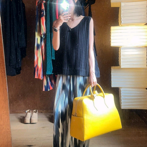 (새제품) 띠서울 킴스어패럴 플리츠 나시 블라우스 - 블랙