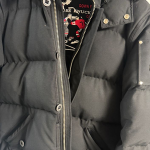 무스너클 쓰리쿼터 블랙퍼 패딩 XL