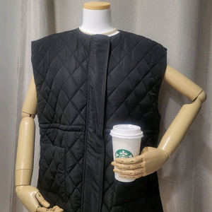 택포새상품 모어서울 패딩 조끼 MOMMBE 퀼팅 베스트 블랙 검정 깔깔이