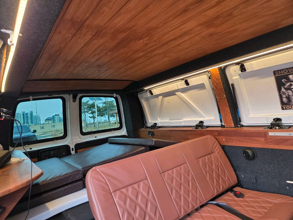 캠핑카 gmc. 사바나 로우밴 이미지