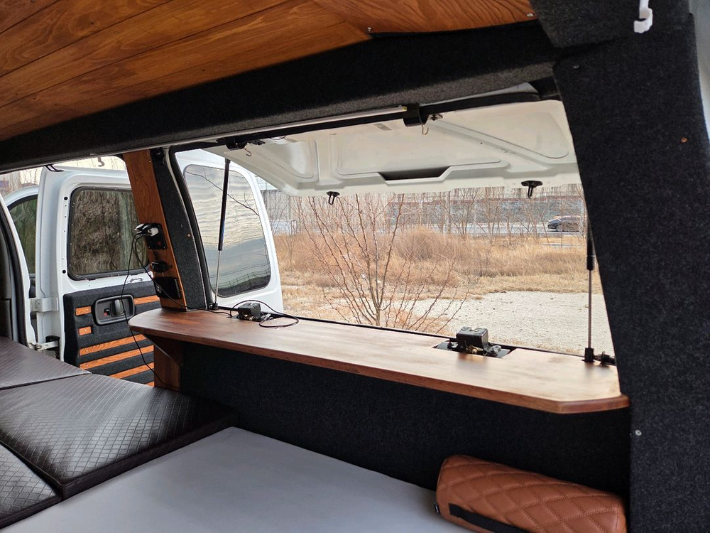 캠핑카 gmc. 사바나 로우밴 이미지