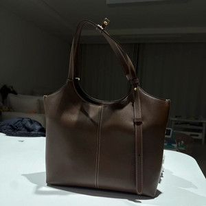 드메리엘 베네타 브라운 토트백 이미지