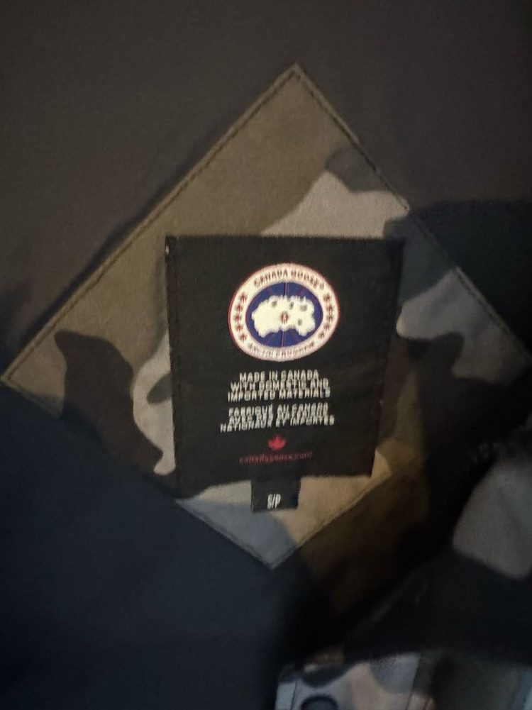 캐나다구스 패딩조끼 이미지