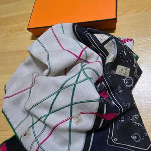 에르메스 캐시미어 랙탱글 스카프