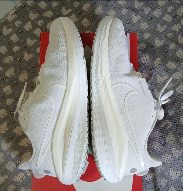 나이키 에어줌 보메로17 280운동화--5