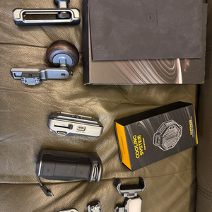 틸타 크로노스 아이폰15프로맥스 그레이 / 악세서리 다수