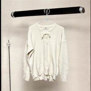 크림아이보리 니트 / 앞 끈(리본) 포인트 / 여리핏 루즈니트