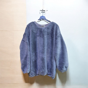 폭신폭신 퍼 맨투맨 판매해요