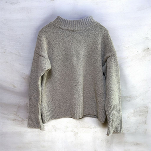 포근한 베이지 니트 판매해요